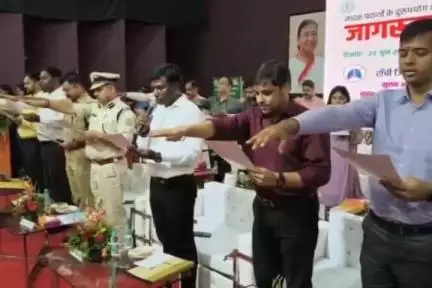 कांके: आर्यभट्ट सभागार में नशे के विरुद्ध जिला स्तरीय कार्यक्रम आयोजित, उपायुक्त और एसएसपी रहे उपस्थित