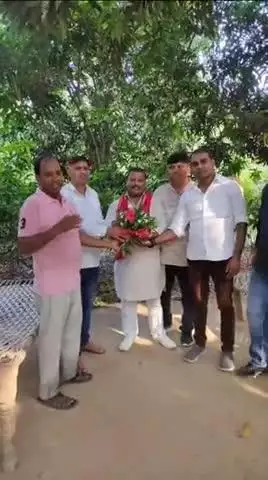 मोदीनगर: निषाद पार्टी के राष्ट्रीय महासचिव एवं पूर्व मंत्री पन्नालाल कश्यप जी काआज गांव ढोलड़ी में समाज के लोगो ने स्वागत