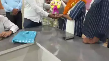 अमरोहा: अमरोहा जिला सूचना अधिकारी सुभाष चंद्र का उन्नाव तबादला, पत्रकारों ने विदाई समारोह का आयोजन किया