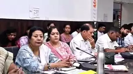 धमतरी: धमतरी कलेक्टर ने कलेक्ट्रेट में बैठक कर विभिन्न विभागों के कामकाज की समीक्षा की