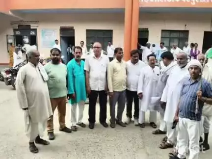 टांडा: टांडा नगरपालिका में जन्म-मृत्यु प्रमाण पत्र में गड़बड़ी, कांग्रेस अल्पसंख्यक मोर्चा ने किया प्रदर्शन