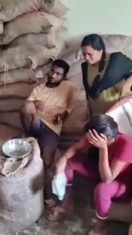 कवर्धा: कवर्धा के शासकीय राशन दुकान में राशन वितरण को लेकर हुआ हंगामा, डायल 112 की टीम ने मामला कराया शांत