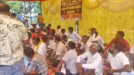 हंटरगंज: भाजपा का प्रखंड कार्यालय के सामने प्रदर्शन, मंडल अध्यक्ष अरूण चौरसिया ने हेमंत सरकार पर लगाए आरोप