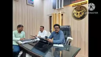 फूलपुर: फूलपुर में नवागत बीडीओ इशरत रोमेन ने संभाला पदभार, कहा- जनहित सर्वोपरि