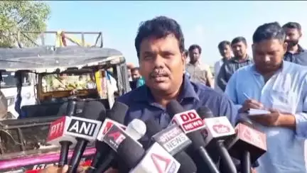 डुमरियागंज: बाढ़ से निपटने के लिए प्रशासन अलर्ट, जिलाधिकारी के बयान का वीडियो वायरल, निगरानी वी फॉर्मेट के माध्यम से रखी जाएगी
