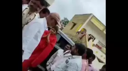 चिखली: अमडापूर येथील जि.प.म.प्रा.कन्या शाळेत कॉम्पुटर लॅबचे आमदार महाले यांच्या हस्ते उद्घाटन