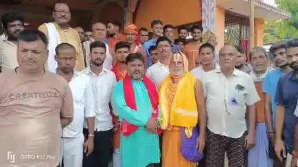 बैरगनियां: बैरगनिया प्रखंड के अख्ता में हिंदू एकता को लेकर विश्व हिंदू परिषद और बजरंग दल की बैठक