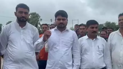 ભરૂચ: મોવી ગામથી ડેડીયાપાડા જતા માર્ગ પર આવેલ નાળુ ધોવાતા માર્ગ વાહનવ્યવહાર બંધ થતા ધારાસભ્ય ચૈતર વસાવાએ આપી પ્રતિક્રિયા