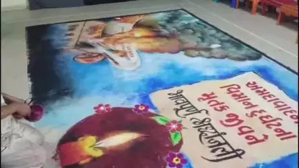 નડિયાદ: વિમાની દુર્ઘટનાના મૃતક જીવોને ભાવપૂર્ણ શ્રદ્ધાંજલિ આપતી તાલુકાની વાલ્લા પ્રાથમિક શાળા