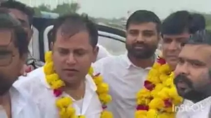 बारां: युवा कांग्रेस ने संविधान बचाओ कार्यक्रम हेतु बारां आए प्रदेशाध्यक्ष डोटासरा व प्रतिपक्ष नेता जूली का किया भव्य स्वागत