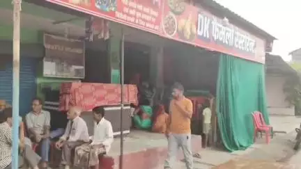लालगंज: उत्तरगांवा मोड़ के पास अनियंत्रित ऑटो की टक्कर से कोनौली गंभीरपुर निवासी व्यक्ति की मौत, परिजनों का रो-रोकर बुरा हाल