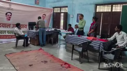 प्रतापगढ़: जिला कलेक्टर डॉ. राजोरिया ने अन्त्योदय संबल पखवाड़ा शिविर का निरीक्षण किया, पंचायत स्तर पर मिल रही योजनाओं की जानकारी