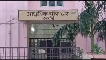 बिलग्राम: माधौगंज कस्बे में गल्ला मंडी के पास सड़क के किनारे खड़े ट्रक में घुसी बाइक, शहजन खेड़ा निवासी रवि की मौत, कमल घायल