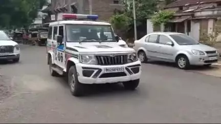 यवतमाळ: शहरातील तहसील चौक रोड येथे चारचाकी वाहनाच्या धडकेत युवक जखमी ; शहर पोलीस ठाण्यात गुन्हा दाखल