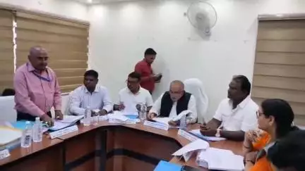 सिमडेगा: लोक लेखा समिति ने सिमडेगा के विकास कार्यों की समीक्षा कर कई निर्देश दिए