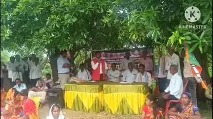 राहे: भाजपा कार्यकर्ताओं ने राहे प्रखंड में किया विरोध प्रदर्शन