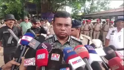 শিলচর: শিলচরে সাংবাদিকদের মুখোমুখি হয়ে দুই পুলিশ কর্মীর মৃত্যুতে শোকপ্রকাশ করেন কাছাড়ের S.P