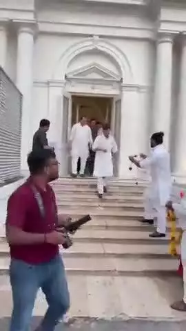 शिवपुरी नगर: केंद्रीय मंत्री ज्योतिरादित्य सिंधिया से शिवपुरी के पार्षदों और अध्यक्ष की मुलाकातह नगरपालिका में बिबाद के चलते।