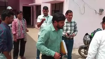 सेवराई: रेवतीपुर सीएचसी पर यूनिसेफ के स्टेट नोडल हेड सत्यवीर सिंह ने किया औचक निरीक्षण