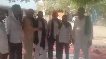 बुढ़ाना: बुढाना तहसील में किसान मजदूर संगठन के कार्यकर्ताओं का 24 मांगों को लेकर अनिश्चितकालीन धरना दूसरे दिन भी जारी