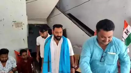পাড়া: পাড়া কমিউনিটি হলে পাড়া ব্লক যুব তৃণমূলের তরফে জেলা যুব তৃণমূলের নবনিযুক্ত সভাপতিকে সংবর্ধনা প্রদান