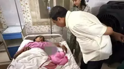 ଓରିଏଣ୍ଟ: ଲଖନପୁର ଗୋଷ୍ଠୀ ସ୍ବାସ୍ଥ୍ୟ କେନ୍ଦ୍ର ଅଚାନକ ପରିଦର୍ଶନ କଲେ ରାଜସ୍ୱ ମନ୍ତ୍ରୀ