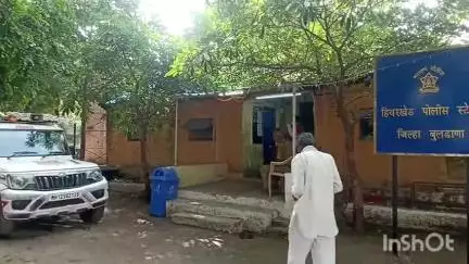 खामगाव: फत्तेपुर शिवारातून ३ मोटार व केबल असा एकूण ५५ हजार रुपयांचा मुद्देमाल लंपास करणाऱ्या दोघांविरुद्ध गुन्हा दाखल