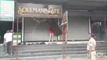 येवला: पाटोदा रोडवरील अवैध कॅफेवर येवला शहर पोलिसांची कारवाई; दोघांना अटक