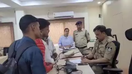 देवास नगर: एसपी ऑफिस में जनसुनवाई का हुआ आयोजन, बड़ी संख्या में अपनी-अपनी फ़रियाद लेकर पहुंचे लोग