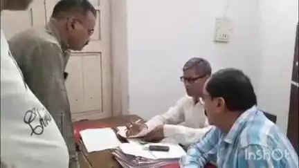 पिछोर रोड पर बने संस्कृति नगर पर फिर उठे सवाल, शासकीय भूमि पर कब्जे को लेकर स्थानीय लोगों ने तहसीलदार को दिया ज्ञापन