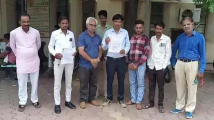 शाजापुर: प्राइवेट स्कूलों की मनमानी के खिलाफ पालक महासंघ ने शाजापुर में जिला कलेक्टर को दिया ज्ञापन