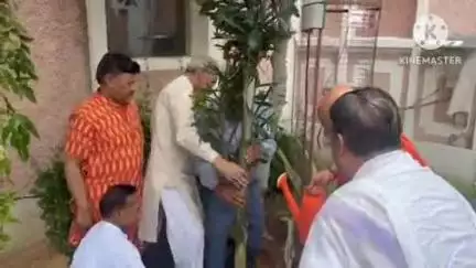 कुचामन सिटी: राम मंदिर के कोषाध्यक्ष व राष्ट्रीय संत गोविंद देव गिरी ने बिरला मंडप में पौधारोपण किया, कृष्णा लीलाओं का किया वर्णन