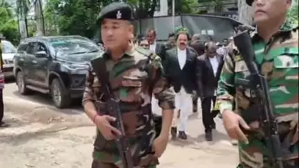 दुमका: आचार संहिता उल्लंघन के एक मामले में दुमका कोर्ट परिसर स्थित MP MLA की विशेष अदालत में पेश हुए मंत्री संजय प्रसाद यादव