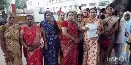 सोहागपुर: प्रांतीय महिला स्व. सहायता समूह महासंघ ने कलेक्टर कार्यालय में दिया ज्ञापन