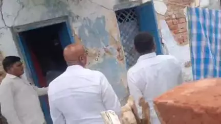 సిర్పూర్ టి: ఇందిరమ్మ ఇళ్ల కేటాయింపులో పేదలకు అన్యాయం జరిగిందని కాంగ్రెస్‌పై కాగజ్ నగర్‌లో మండిపడ్డ ఆర్ఎస్ ప్రవీణ్ కుమార్