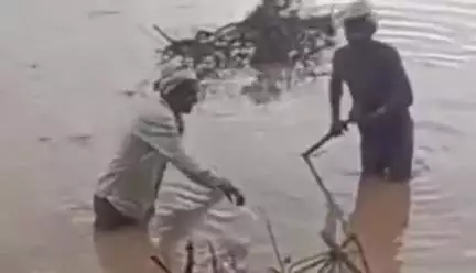सपोटरा: गोटा गांव में तेज बारिश के कारण नाले में बही बुजुर्ग महिला का नहीं लगा सुराग, भैंस चराने गई थी महिला