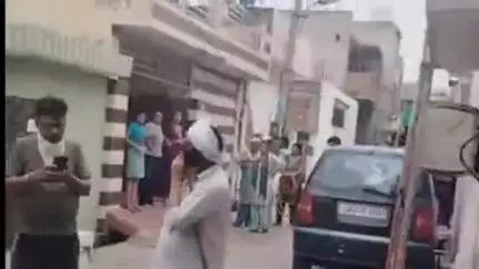 अम्बाला: फ्रेंड्स कॉलोनी हिसार रोड अंबाला में एक मकान में लगी भीषण आग, फायर ब्रिगेड मौके पर; आग बुझाने का प्रयास जारी