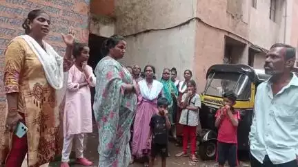 नाशिक: निलगिरी बाग भागातील म्हाडा वसाहतीतील स्थानिक नागरिकांचे आरोग्य दुर्गंधीमुळे संकटात #Jansamasya