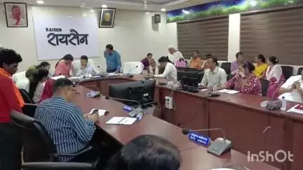 रायसेन: कलेक्टर कार्यालय में जनसुनवाई का हुआ आयोजन, कलेक्टर अरुण कुमार विश्वकर्मा ने सुनीं समस्याएँ
