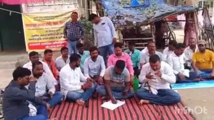 अरवल: सदर प्रखंड परिसर में सगासा संघर्ष समिति की हड़ताल पांचवें दिन भी जारी