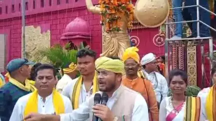 छिंदवाड़ा नगर: वीरांगना महारानी दुर्गावती बलिदान दिवस पर गोंडवाना ने 14 सूत्रीय मांगों का ज्ञापन छिंदवाड़ा कलेक्टर को सौंपा