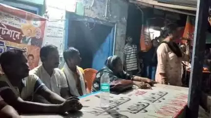 কুমারগঞ্জ: কুমারগঞ্জের মোল্লা দীঘিতে পথসভা করল বিজেপি।