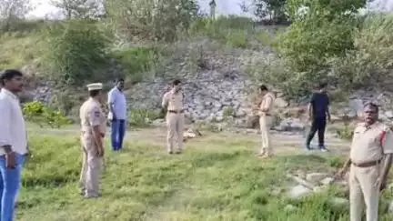 గజ్వేల్: గజ్వేల్ మండలం ధర్మారెడ్డి పల్లి శివారులో నగలు అపహరించి వృద్ధురాలు హత్య చేసిన దుండగులు