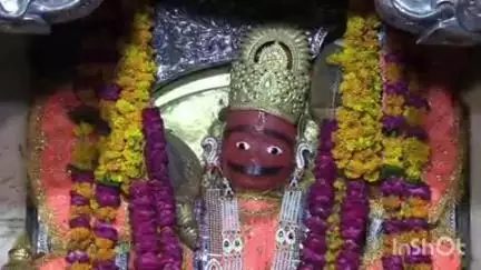 कोल: बारहद्वारी, मूंछों वाले हनुमान मंदिर में उमड़ी श्रद्धालुओं की भीड़, 150 वर्षों पुराना है आस्था का केंद्र