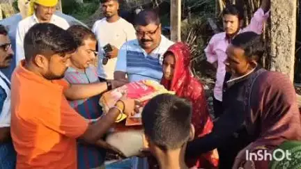 रुपौली: गोरियर पूर्व पंचायत के वार्ड 5 तिरासी टोला में बिजली के शार्ट सर्किट से चार परिवार का घर जलकर राख हुआ था