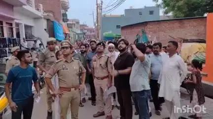 अलीगंज: डीएसपी नीतिश गर्ग ने फोर्स के साथ अलीगंज कस्बे में पैदल गश्त की, आगामी मोहर्रम के दृष्टिगत रूट का किया निरीक्षण