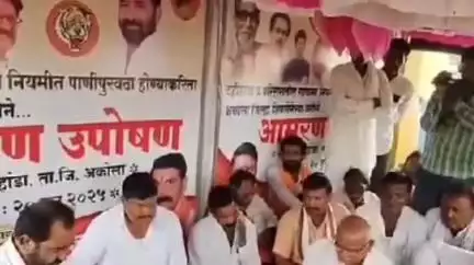 अकोला: शिवसेना ठाकरे जिल्हाप्रमुख गोपाल दातकर यांचं दहीहंडा येथील आमरण उपोषण 5 दिवसांनंतर घेतले मागे