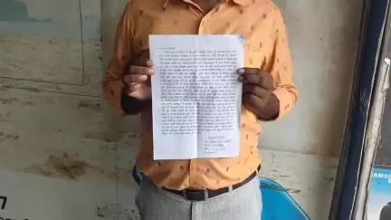 अमेठी: सड़क निर्माण को लेकर दबंगों ने युवक की पिटाई की, मुख्य आरोपी को विवेचना से बाहर किया, एसपी व सोशल मीडिया पर की शिकायत