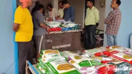 केल्हारी में खाद-बीज दुकानों का निरीक्षण, अपूर्ण दस्तावेजों पर जारी हुआ कारण बताओ नोटिस