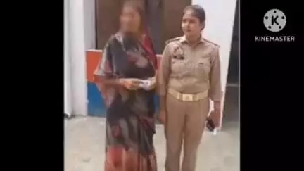 संभल: बहजोई कोतवाली पुलिस ने सादात वाड़ी मंदिर के मेले से चोरी हुए चैन के लॉकेट के साथ एक महिला को किया गिरफ्तार